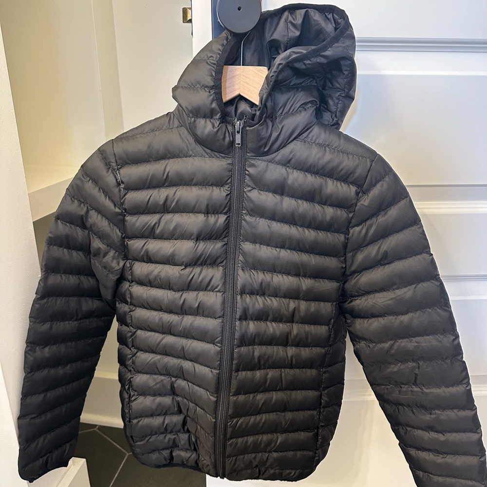 Boys black puffer coat size 10/12 like new